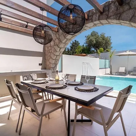 וילה Kallithea Luxury Villas -Poseidon- *